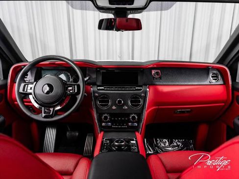 Used 2022 Rolls-Royce Cullinan AWD/4WD image 29
