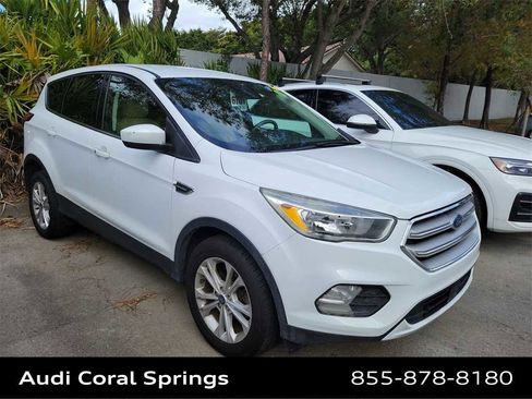 Used 2019 Ford Escape SE image 13