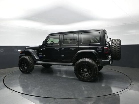 Used 2021 Jeep Wrangler Unlimited Sahara w/ Cold Weather Group AWD/4WD image 2