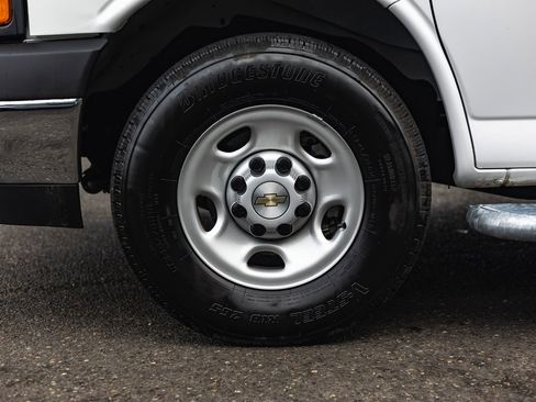 Used 2024 Chevrolet Express 2500 w/ Driver Convenience Package image 14