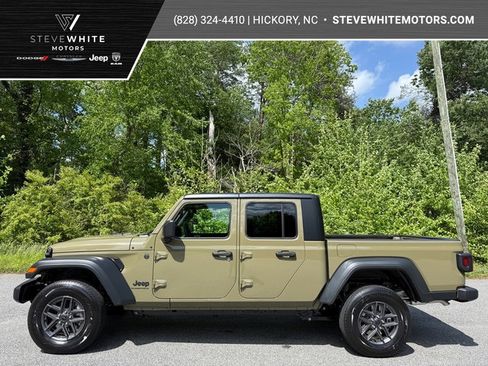 New 2025 Jeep Gladiator Sport image 1