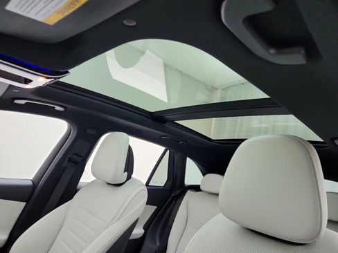 Used 2023 Mercedes-Benz GLC 300 4MATIC image 18