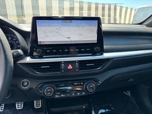 Used 2022 Kia Forte GT FWD image 11
