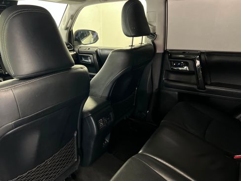 Used 2020 Toyota 4Runner Limited AWD/4WD image 20