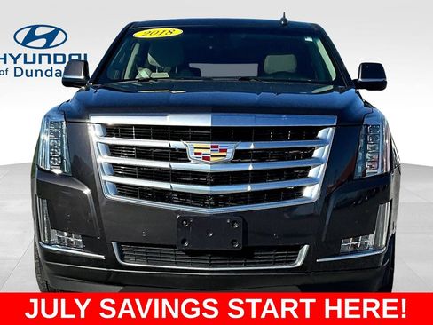 Used 2018 Cadillac Escalade ESV Luxury AWD/4WD image 2