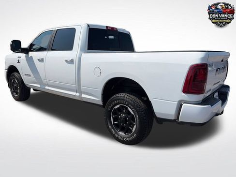 Used 2026 RAM 2500 Laramie AWD/4WD image 3