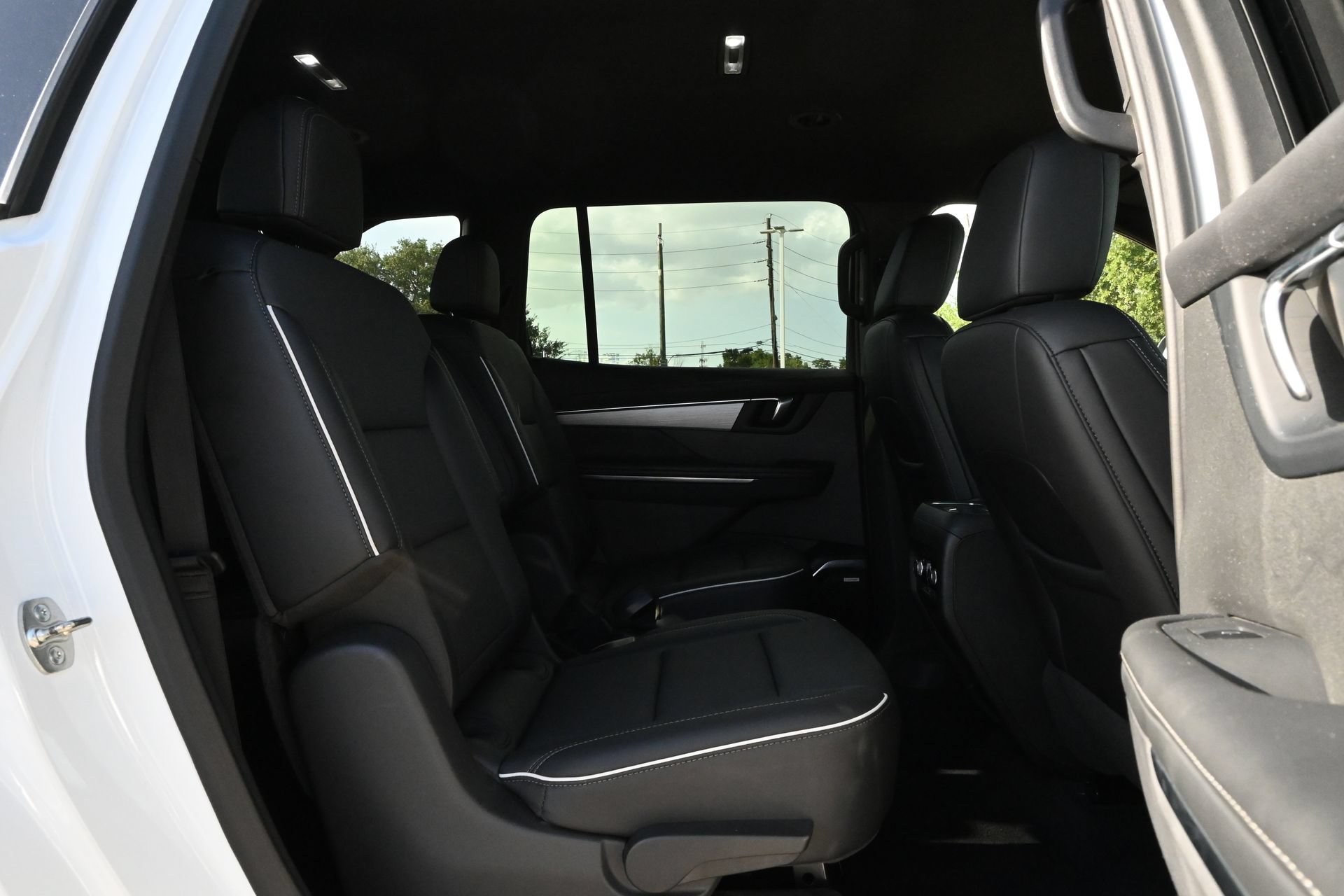 Used 2025 Buick Enclave Preferred FWD image 24