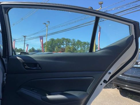 Used 2024 Nissan Altima 2.5 S FWD image 18