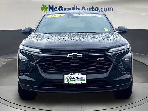 Used 2024 Chevrolet Trax RS w/ Driver Confidence Package FWD image 2