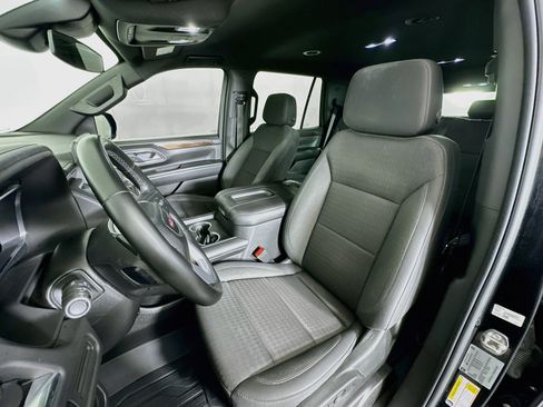 Used 2023 GMC Yukon SLE w/ Gmc Pro Safety Plus Package RWD image 13