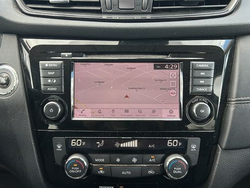 Used 2019 Nissan Rogue SL FWD image 18