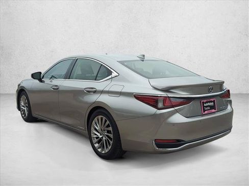Used 2019 Lexus ES 300h w/ Accessory Package 2 FWD image 7