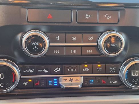 Used 2023 Ford Expedition Max XLT image 6