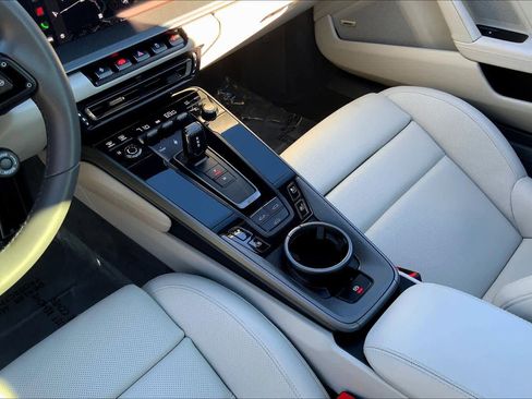 Used 2024 Porsche 911 Carrera image 15