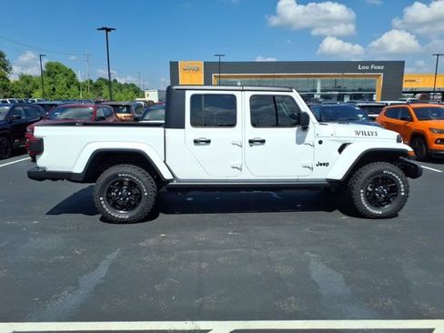 Used 2024 Jeep Gladiator Sport AWD/4WD image 27