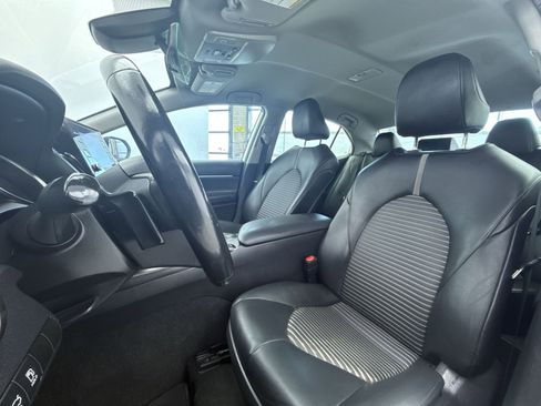 Used 2022 Toyota Camry SE image 10