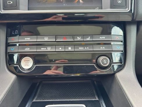 Used 2018 Jaguar F-PACE Prestige AWD/4WD image 30