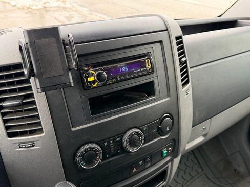 Used 2011 Mercedes-Benz Sprinter 2500 image 27