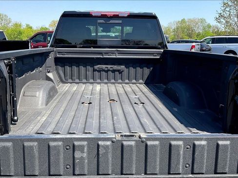 Used 2024 GMC Sierra 2500 AT4 w/ Technology Package AWD/4WD image 7
