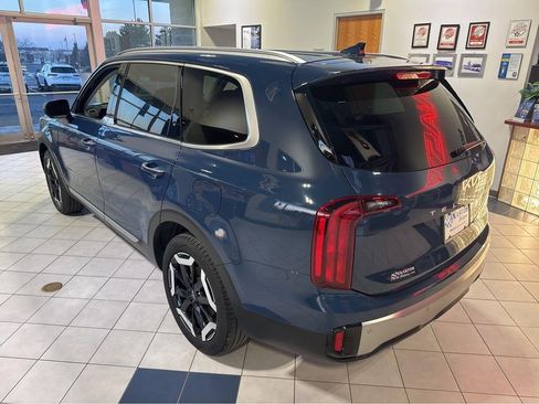 Used 2025 Kia Telluride S image 9