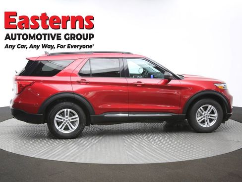 Used 2021 Ford Explorer XLT image 44
