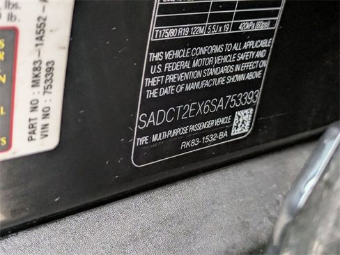 Used 2024 Land Rover Defender 130 X-Dynamic SE image 44