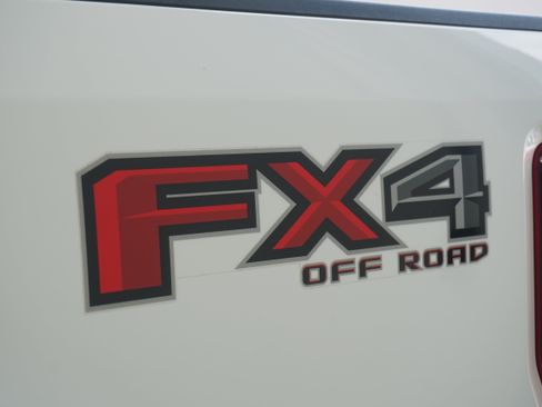 Used 2022 Ford F250 Lariat w/ Lariat Value Package AWD/4WD image 5