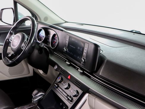 Used 2023 Kia Carnival LX FWD image 26