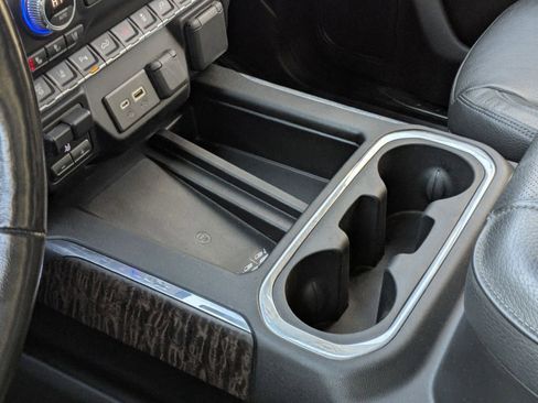 Used 2022 GMC Sierra 3500 Denali w/ Denali Black Diamond Edition image 21