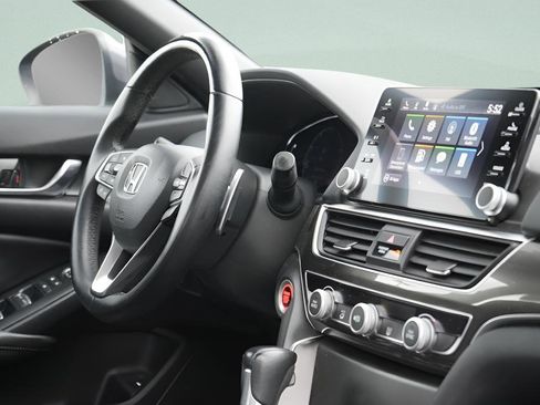 Used 2019 Honda Accord Sport image 13