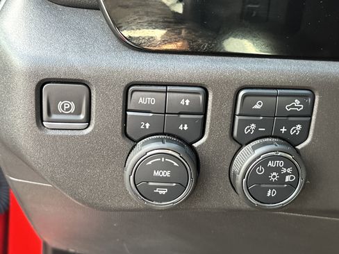 Certified 2024 Chevrolet Silverado 1500 ZR2 w/ ZR2 Bison Edition image 25