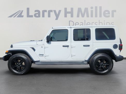 Used 2020 Jeep Wrangler Unlimited Sahara image 2