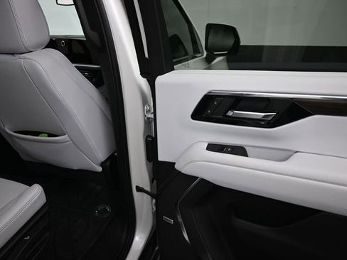 Used 2025 Chevrolet Tahoe Premier image 21