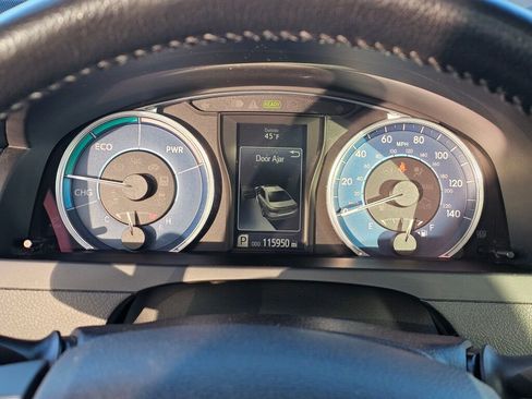 Used 2016 Toyota Camry Hybrid image 31