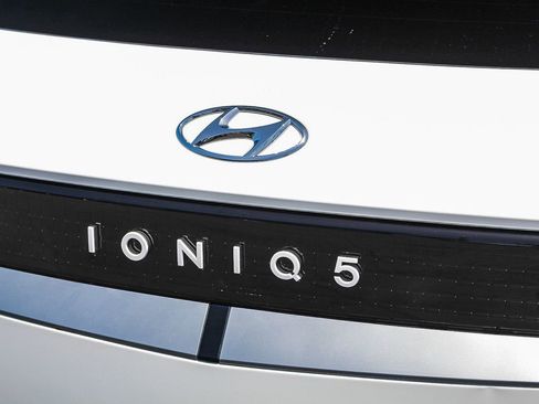 Certified 2024 Hyundai Ioniq 5 SEL RWD image 11