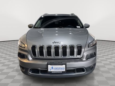 Used 2017 Jeep Cherokee Limited AWD/4WD image 4