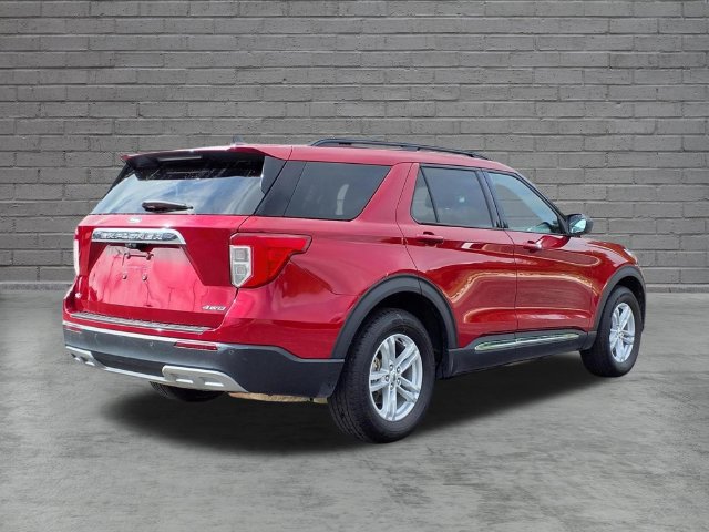 Used 2023 Ford Explorer XLT w/ Equipment Group 202A AWD/4WD image 7