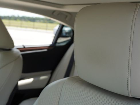 Certified 2025 Lexus ES 350 Ultra Luxury FWD image 25