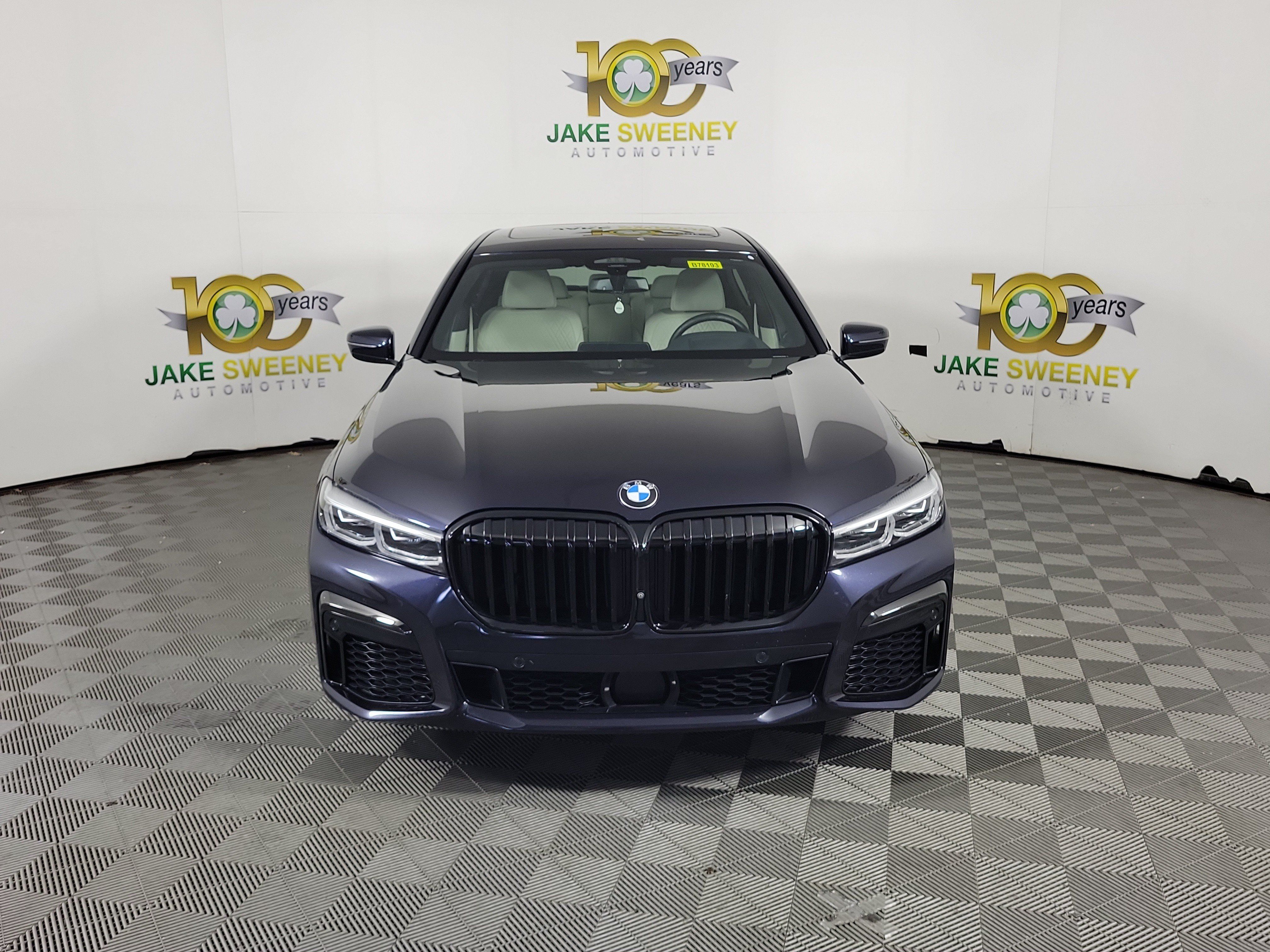 Used 2022 BMW 750i xDrive w/ M Sport Package AWD/4WD image 2