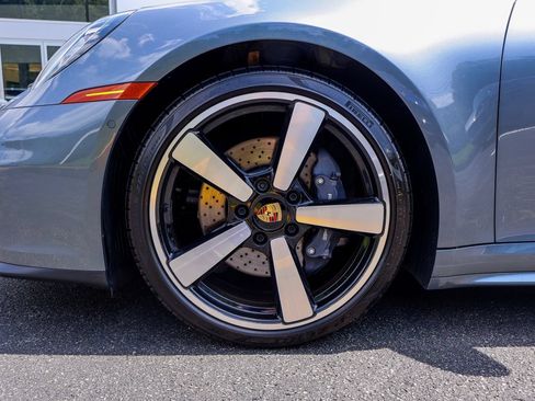 Used 2025 Porsche 911 Carrera RWD image 26