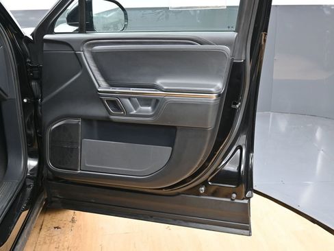 Used 2022 Rivian R1T Adventure image 40