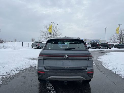 Used 2025 Volkswagen Taos S image 4
