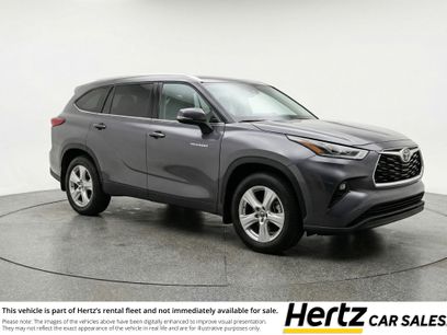 Used 2025 Toyota Highlander LE