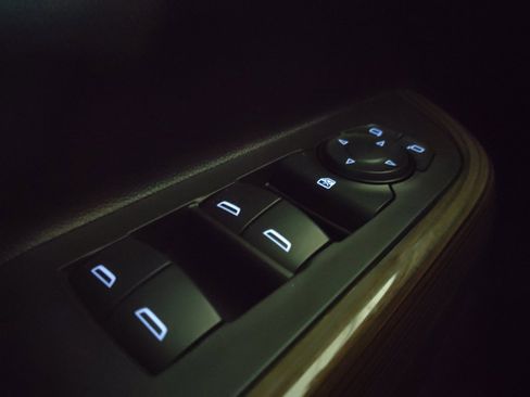 Used 2019 GMC Acadia SLE AWD/4WD image 27