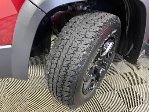 Used 2020 Jeep Cherokee Trailhawk w/ Cold Weather Group AWD/4WD image 32