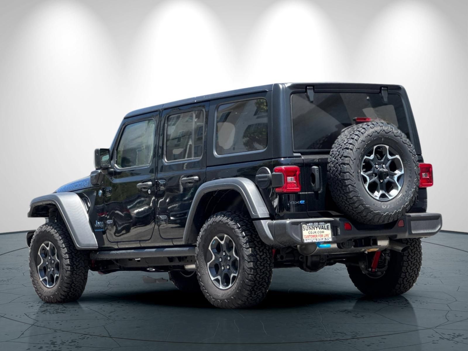 New 2023 Jeep Wrangler Unlimited Rubicon 4xe w/ Cold Weather Group AWD/4WD image 6