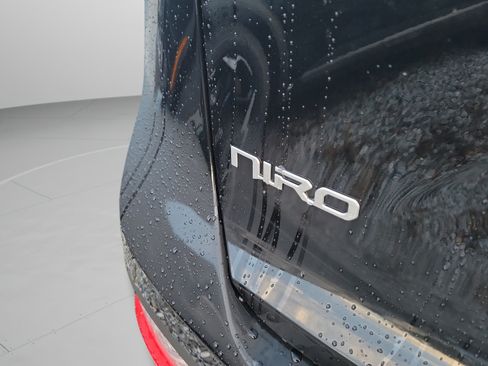 New 2026 Kia Niro EX FWD image 32