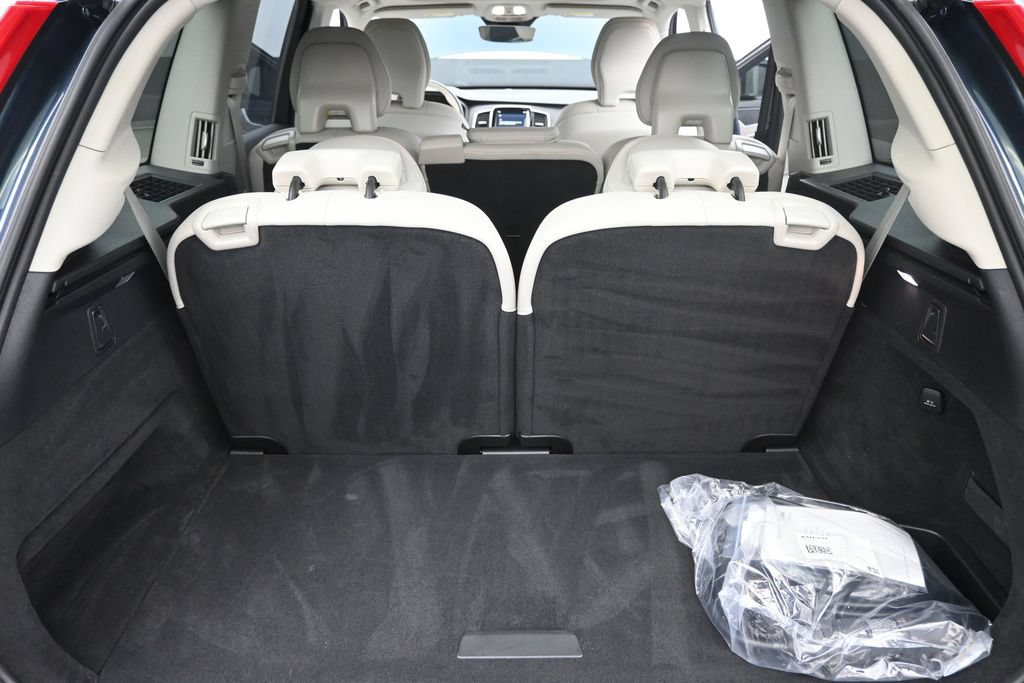 Certified 2025 Volvo XC90 T8 Plus w/ Protection Package Premier AWD/4WD image 19