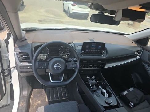 Used 2023 Nissan Rogue SV AWD/4WD image 3