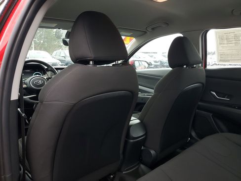 Used 2022 Hyundai Elantra SEL w/ Convenience Package image 9